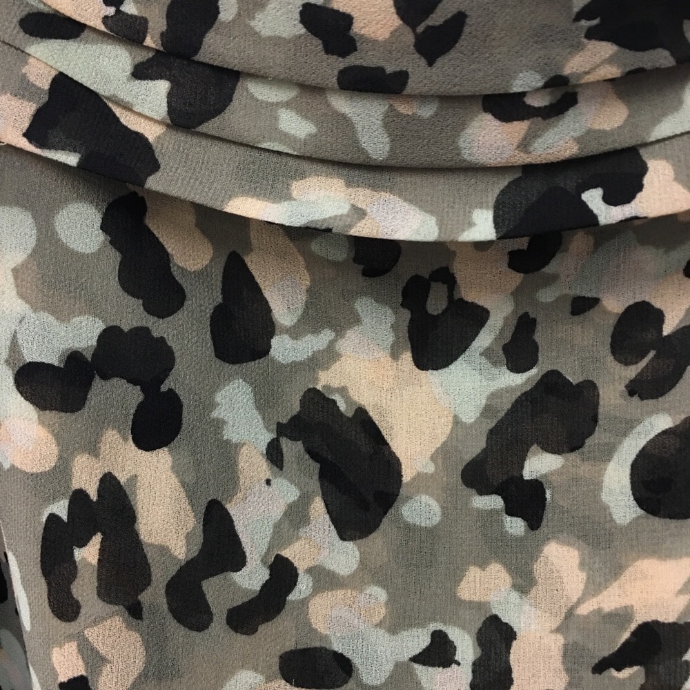 CAbi green print top size large - Picture 4 of 9